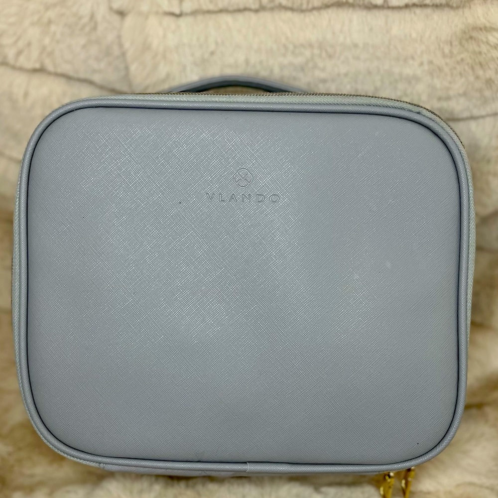 Cilantro make up travel bag in light silver/grey